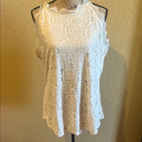 Berryou Tops - Berryou cream lace, halter top, XXL, NWT | offer in description